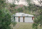 La mini casa si ispira al tradizionale capannone agricolo australiano