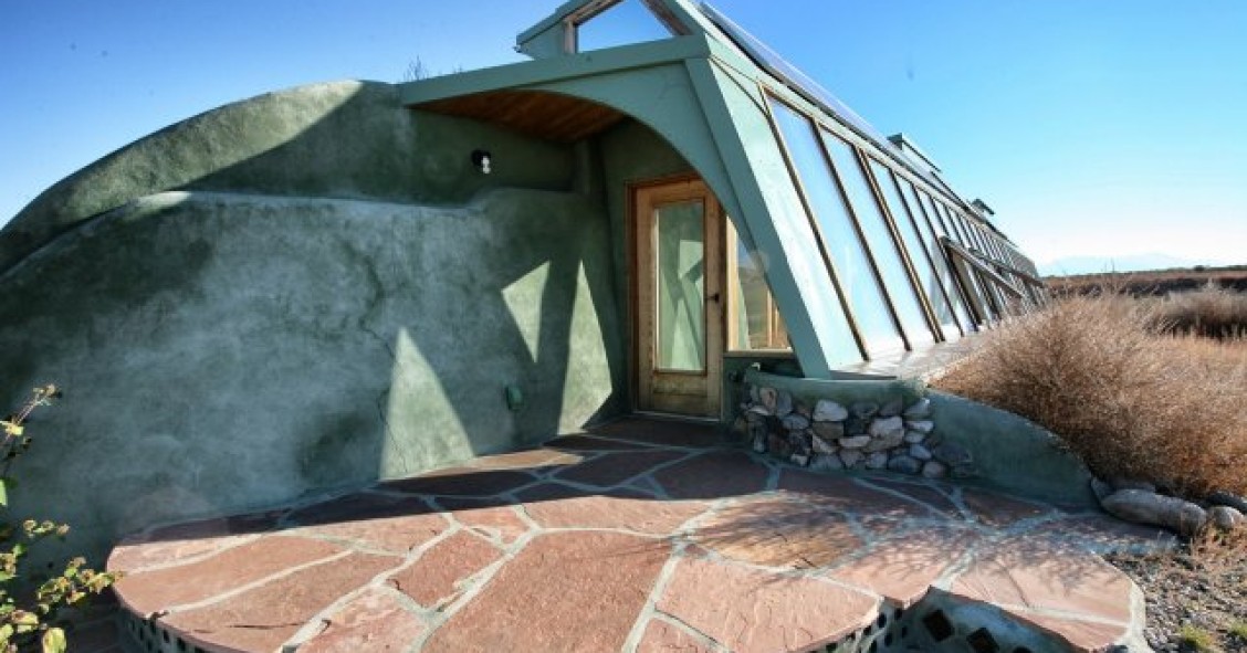 Earthship, le navi della terra costruite con materiale riciclato