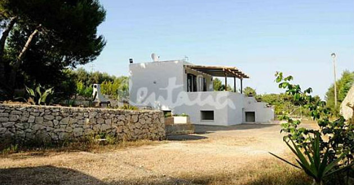 Casa del week end: una villa nel verde sul mare del Salento