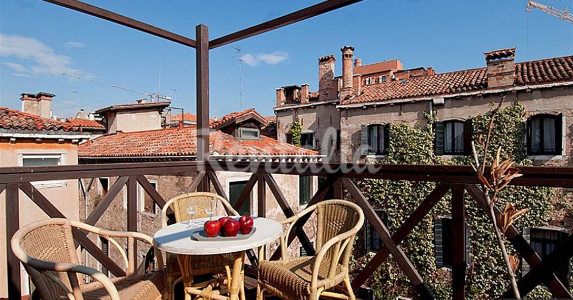 Un appartamento a pochi metri da piazza san Marco per celebrare il carnevale veneziano (fotogallery)