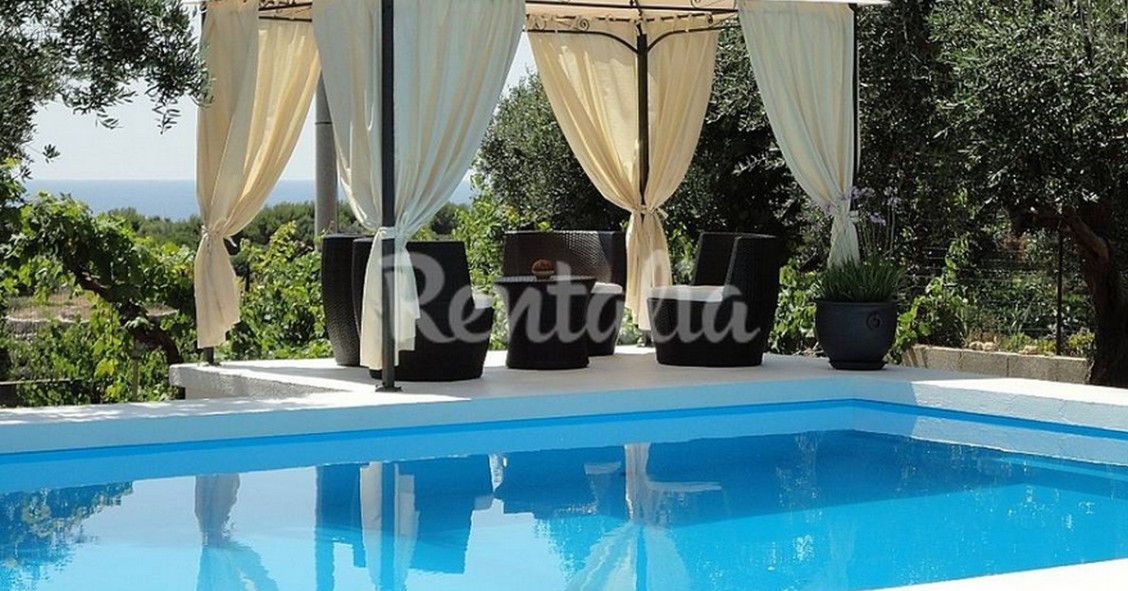 Una villa vista mare con piscina a Marina di Leuca per una vacanza da favola (Fotogallery)