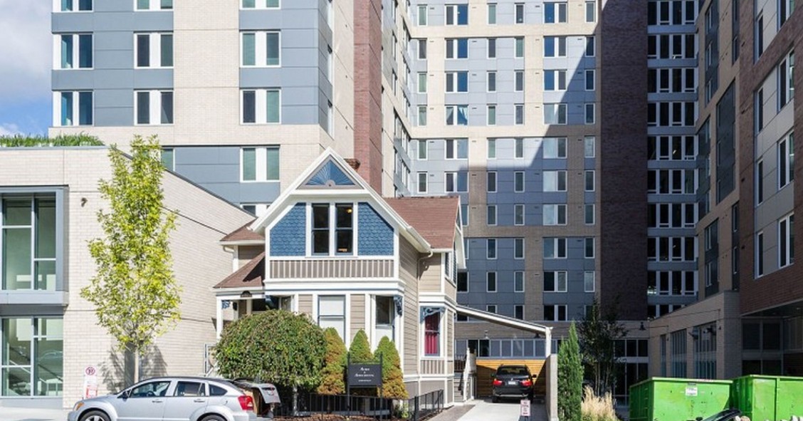 La casa che ha resistito a Donald Trump e altri 10 edifici che sono sopravvissuti alla follia del mercato immobiliare (Fotogallery)