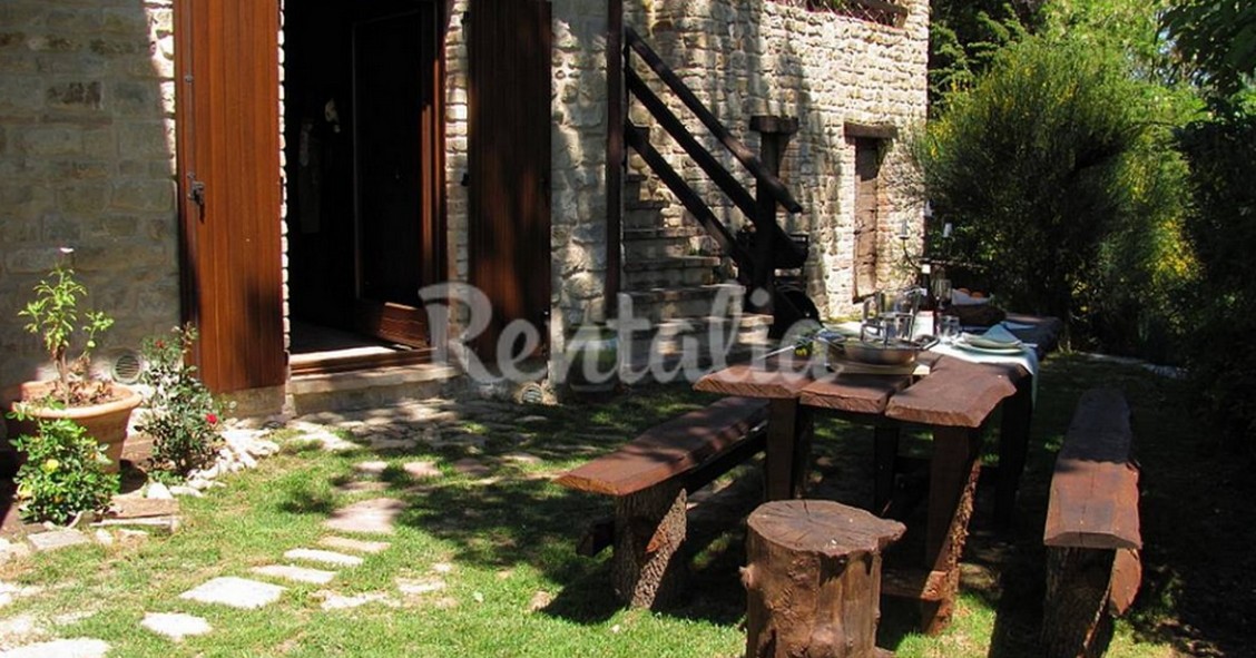 Un antico casale nel cuore delle Marche (Fotogallery)