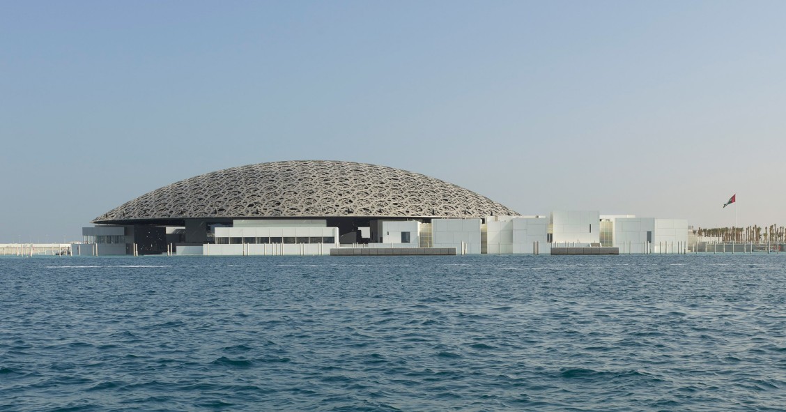 Un museo nel deserto: il Louvre di Abu Dhabi apre le sue porte