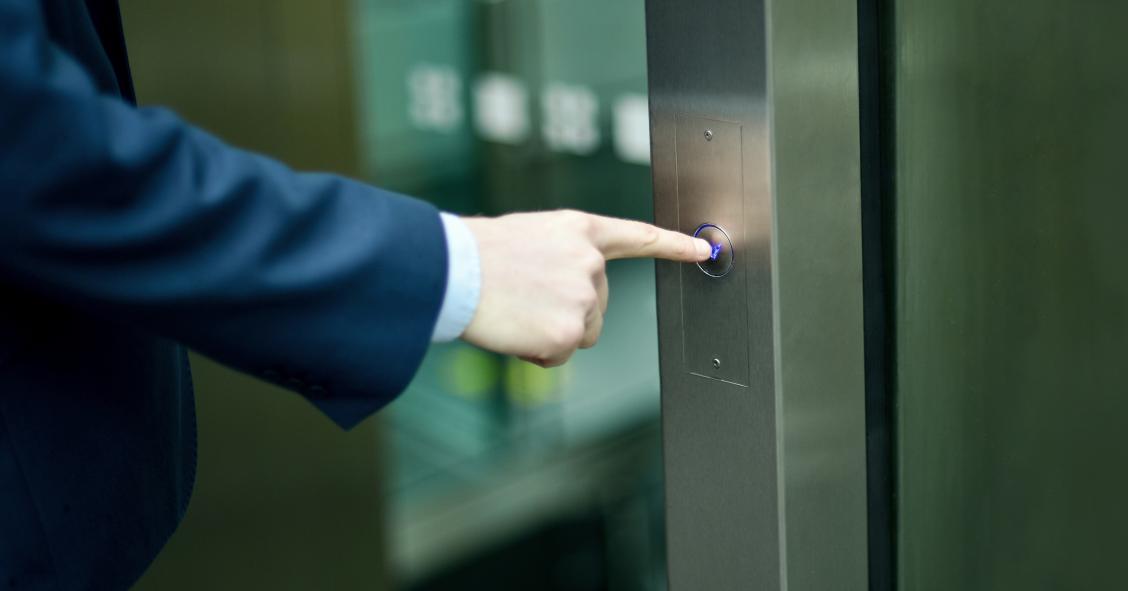 Installazione ascensore in condominio, quando non serve permesso di costruire