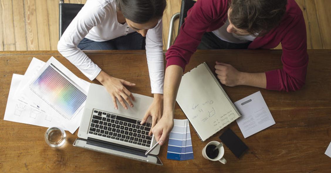 Spese casa, quanto sborsano single e coppie