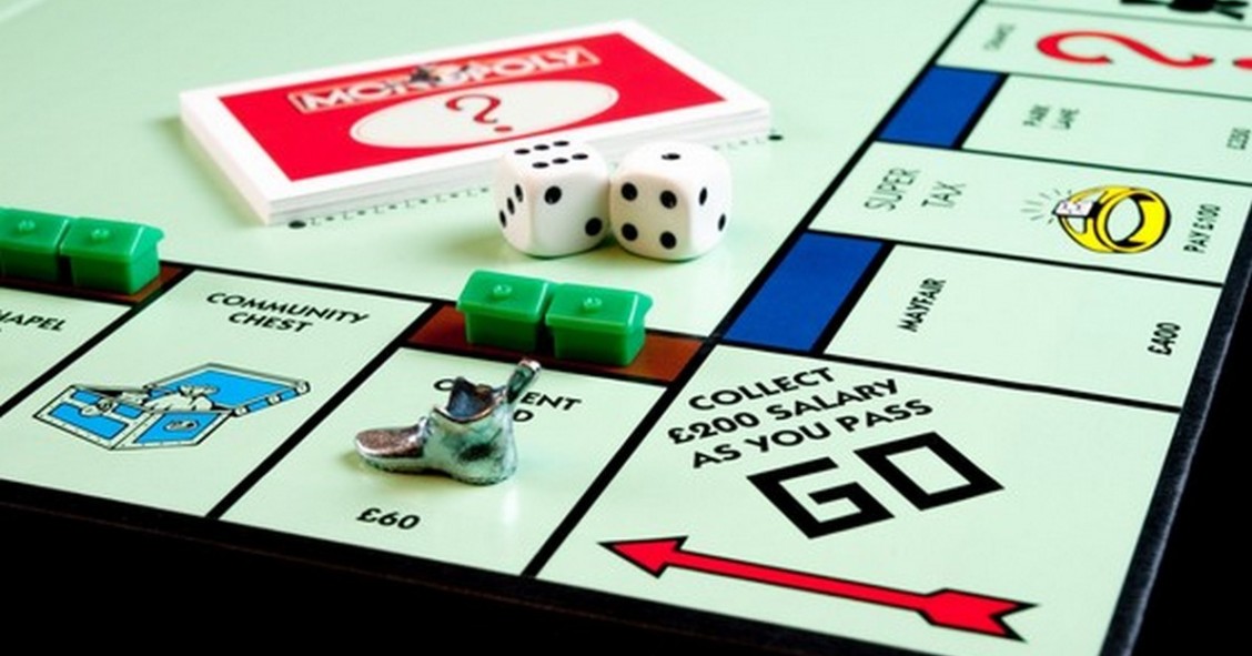 Giocare a Monopoli e imparare a dominare il mercato immobiliare in modo divertente