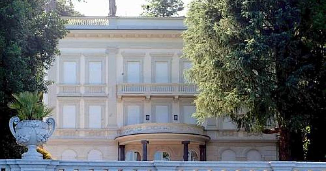 Villa Campari, sul Lago Maggiore la residenza da sogno dell'ex-cavaliere