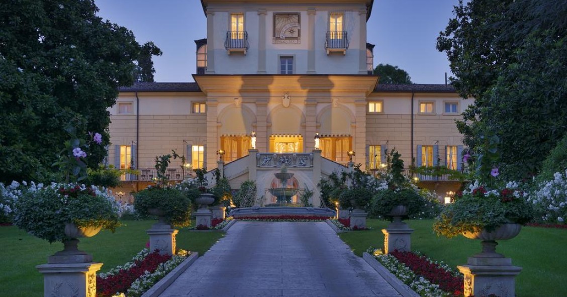 Hotel di lusso o museo? Questo albergo nel veronese sembra un’opera d’arte
