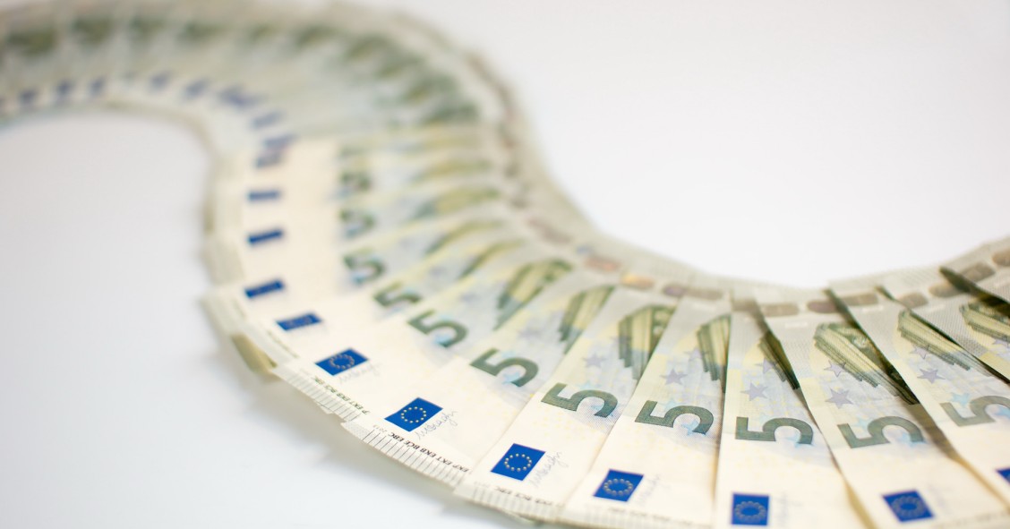 Pagamenti in contanti, le norme per rispettare i limiti