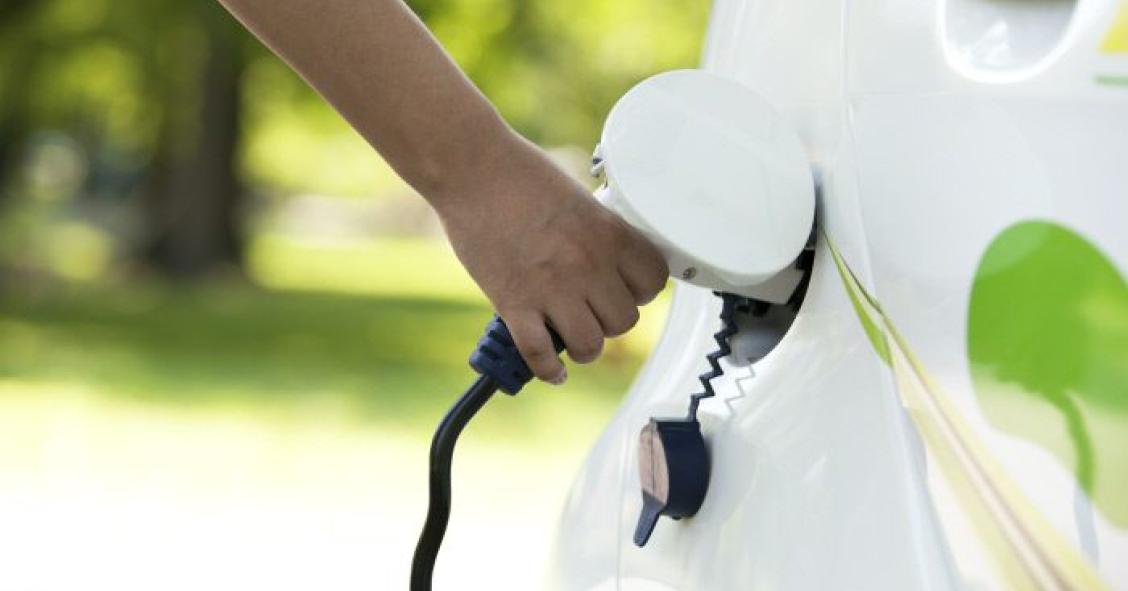 I nuovi incentivi per l’acquisto di auto ibride o elettriche (e non solo)