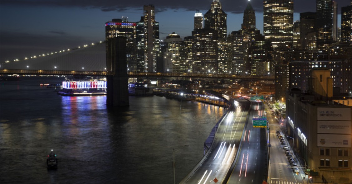 I newyorkesi lasciano Manhattan per fronteggiare la pandemia: le vendite di case calano del 60% a luglio