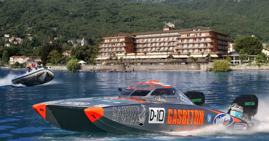 Grand Hotel Dino a Baveno, riapertura in sicurezza per il campionato di motonautica