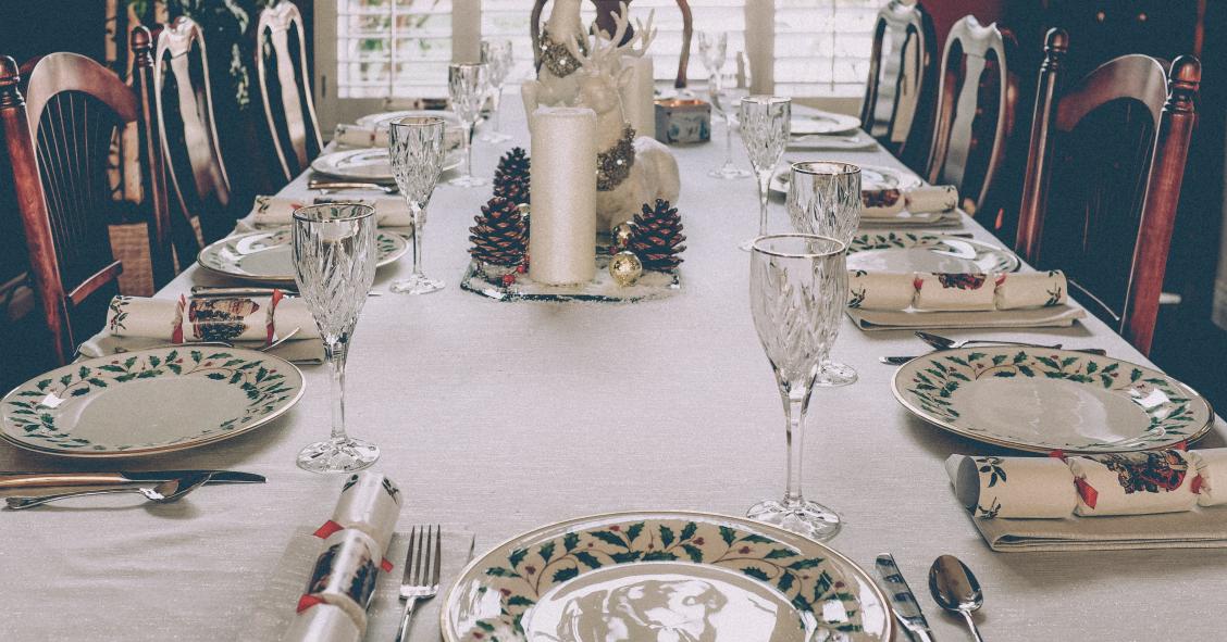 Come decorare la tavola a Natale: 5 stili per creare la giusta atmosfera