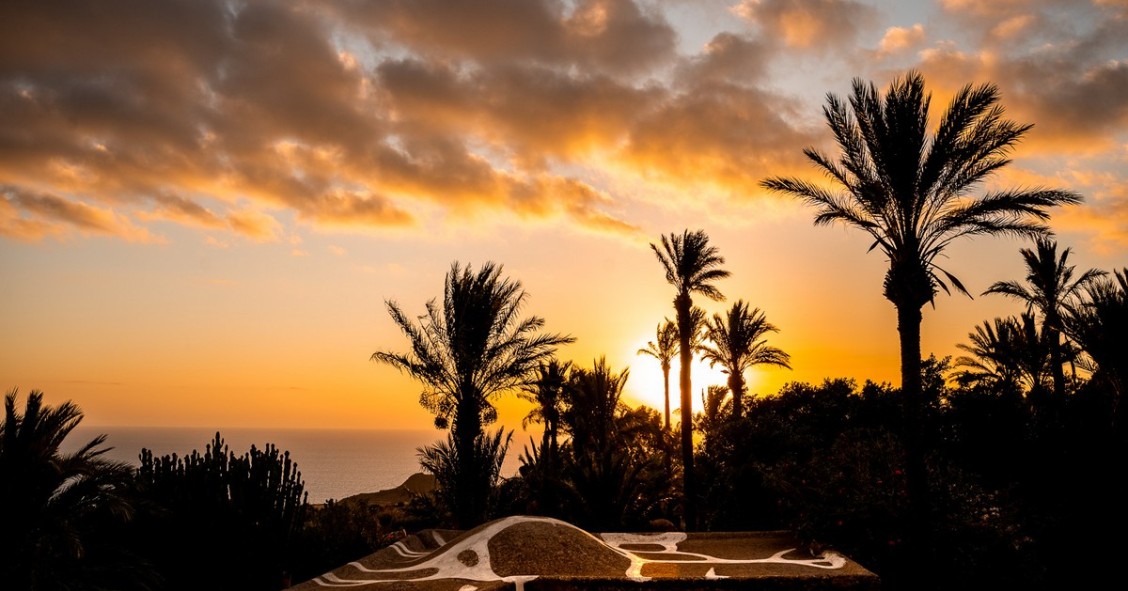 La spettacolare villa del fotografo Fabrizio Ferri in vendita a Pantelleria 
