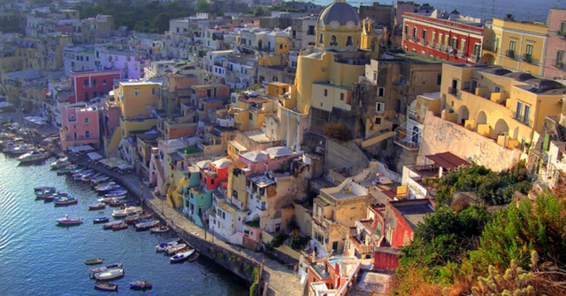 Procida è la prima isola italiana covid free