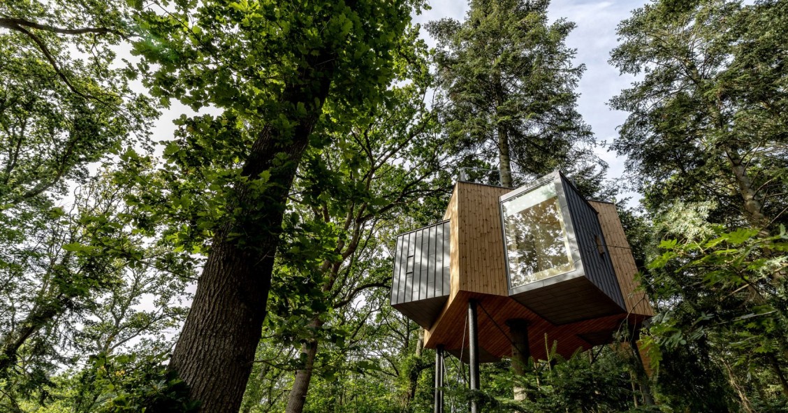 Capanne sugli alberi in stile minimalista nei pressi del più grande fiordo danese