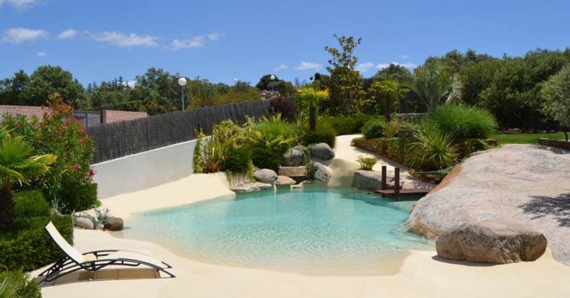 Piscine di sabbia in giardino: una spiaggia in casa a partire da 12mila euro