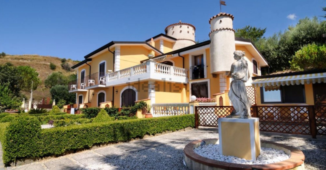 Questo splendido albergo di Agropoli è in vendita su idealista per 1,4 milioni di euro