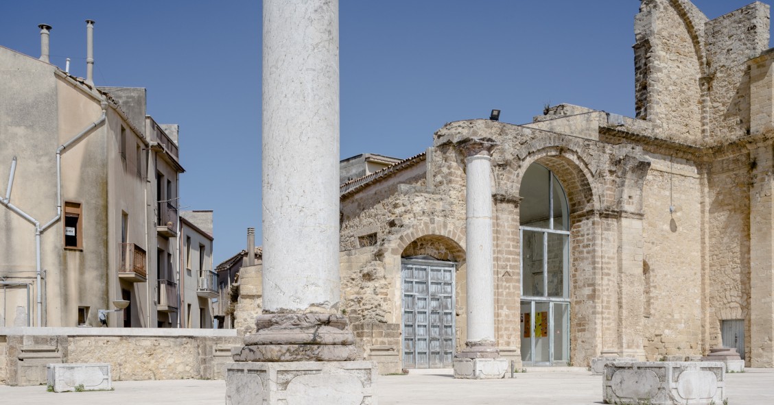 Alla Triennale di Milano dieci viaggi nell'architettura italiana attraverso la fotografia