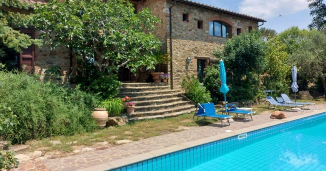 Questo casale con piscina in Umbria è in vendita all’asta su idealista