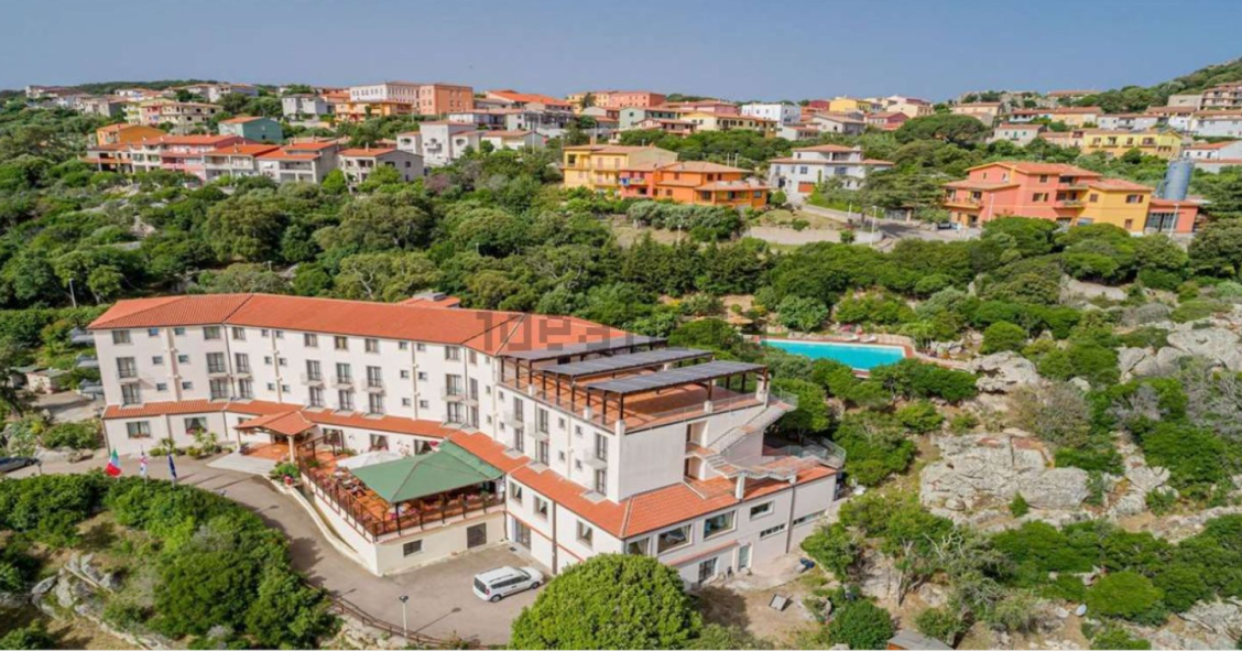 Questo splendido hotel con piscina dell’Alta Gallura è in vendita all’asta su idealista