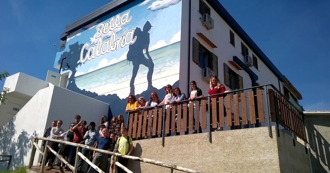 Un immobile confiscato alla mafia e trasformato in un ostello della gioventù in Calabria