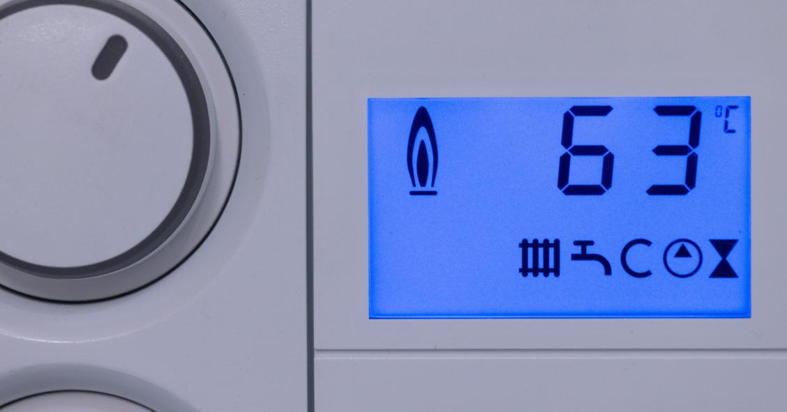 Nuove tariffe Arera: di quanto aumenteranno le bollette di gas e luce nel 2022
