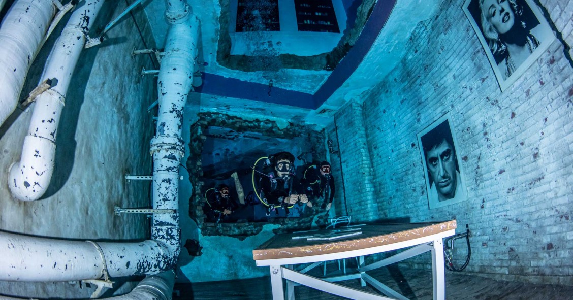 Giù per 60 metri nella piscina più profonda del mondo, ecco la Deep Dive Dubai