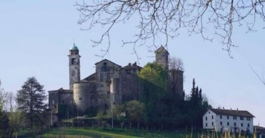 Castello in asta in Piemonte
