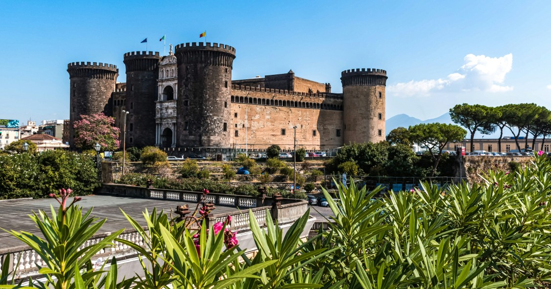 perche il maschio angioino si chiama cosi