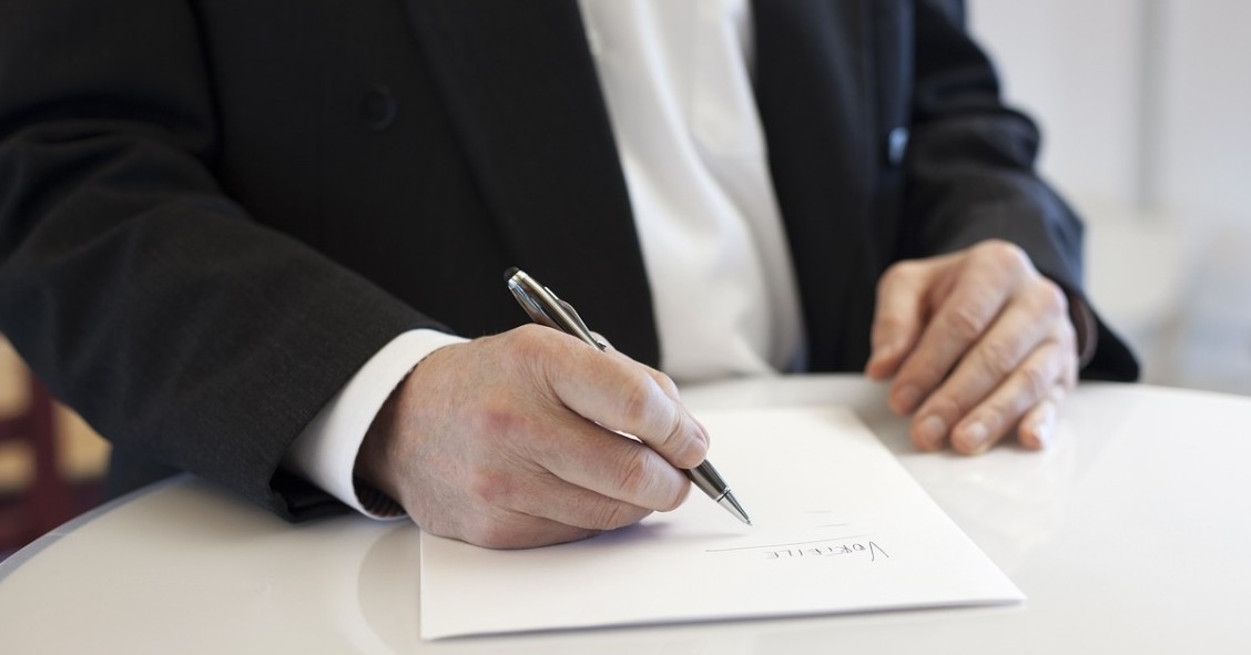 professionista firma contratto di affitto