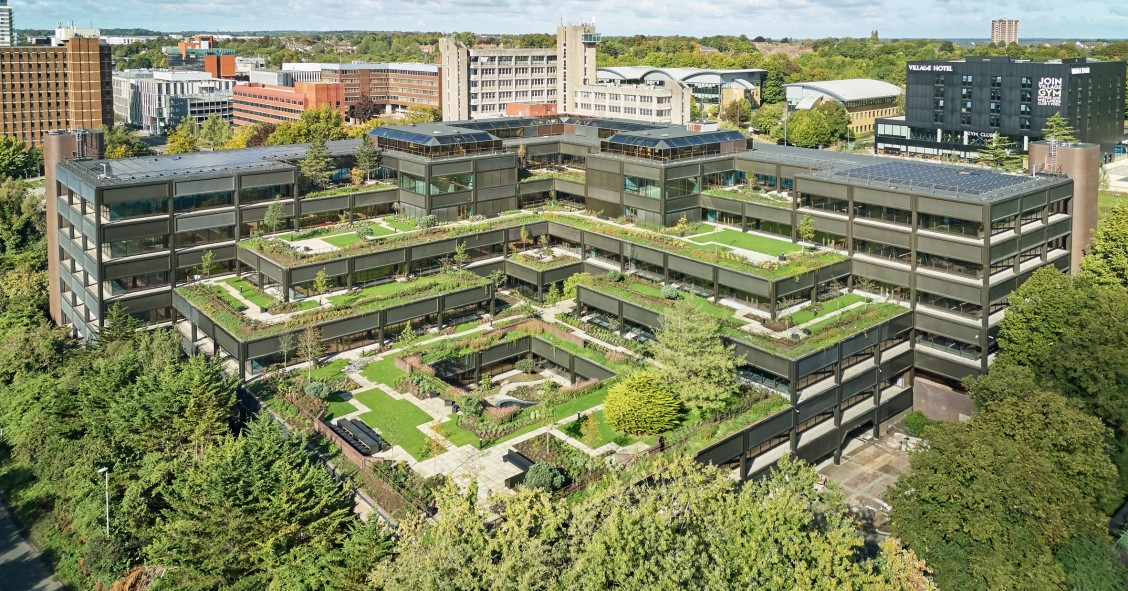 El edificio rebautizado como Plant, ha sido rehabilitado por Twelve Architects, Studio Knight Stokoe y otros estudios devolviendo su aspecto original.