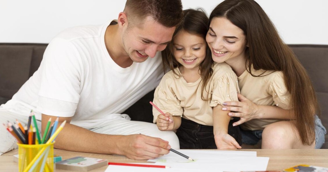 Momento carino insieme per una famiglia 