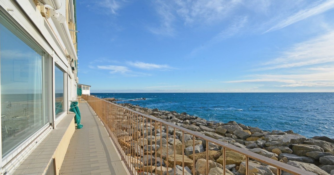 Cheap property for sale in Italy with sea views