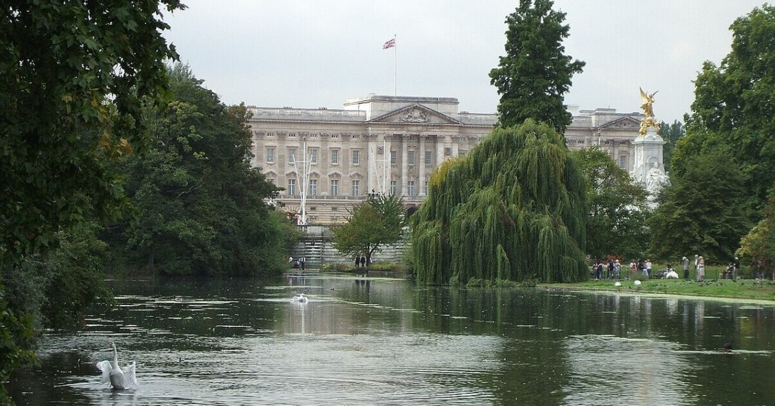 Vista di Buckingham Palace dal St. James’s Park