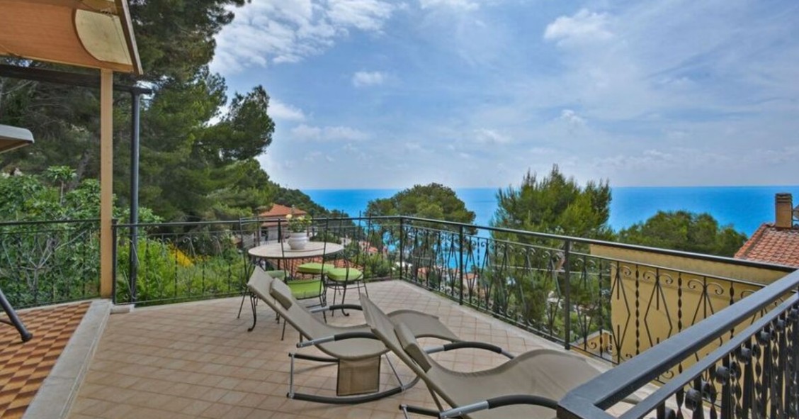 villa a schiera a Pinamare, Andora