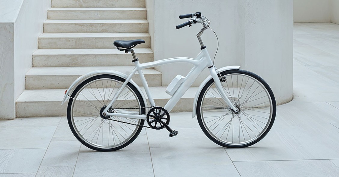 Bicicletta sul pianerottolo del condominio