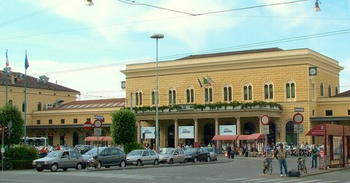 cosa vedere vicino alla stazione di bologna a piedi