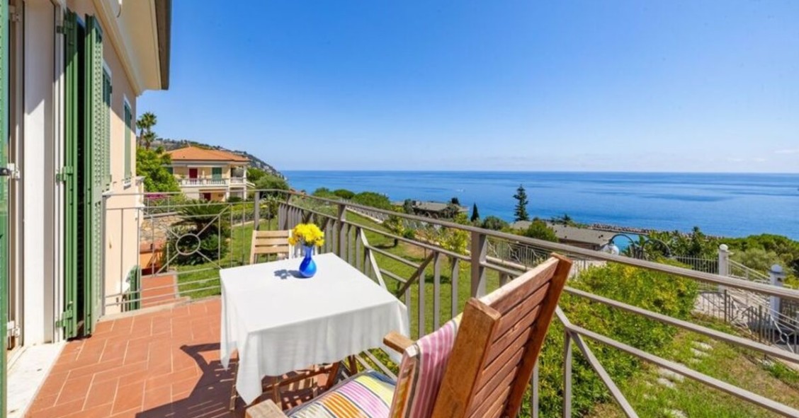bilocale con terrazza a Ospedaletti