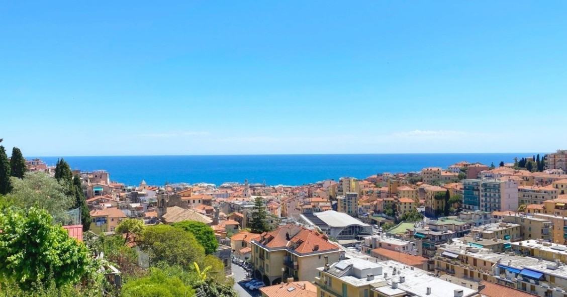 Italy cheap sea view properties