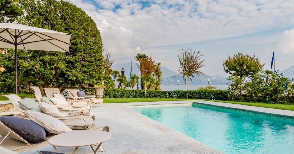 Lakeside villa in Italy