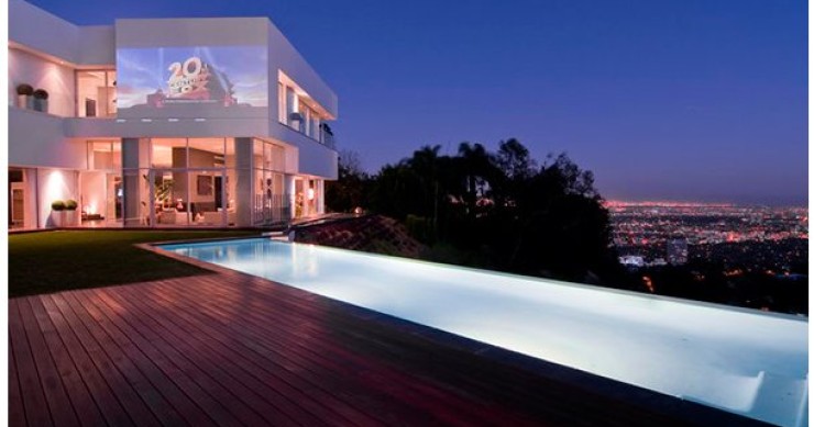 Case da sogno: al cinema in piscina sulle colline di hollywood (los angeles)