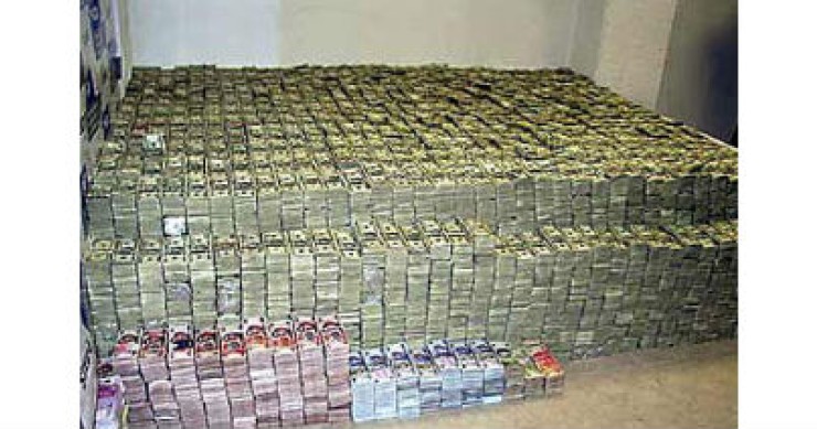 Banche italiane, "guerra al cash" per gli stipendi