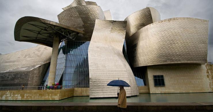 una veduta di bilbao, nei paesi baschi I 10 edifici piú belli del mondo (galleria)