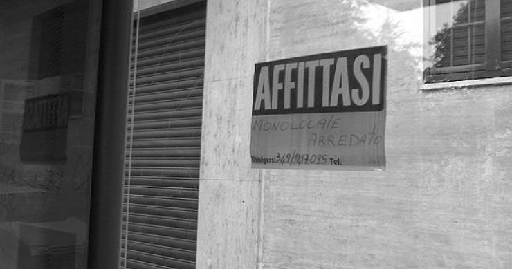 foto di marcopapale.com (flickr.com) "I proprietari evadono il fisco e gli inquilini non possono pagare l'affitto"
