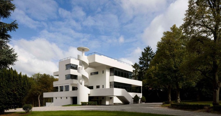Case da sogno: tuffi in piscina in un castello contemporaneo (bruxelles)