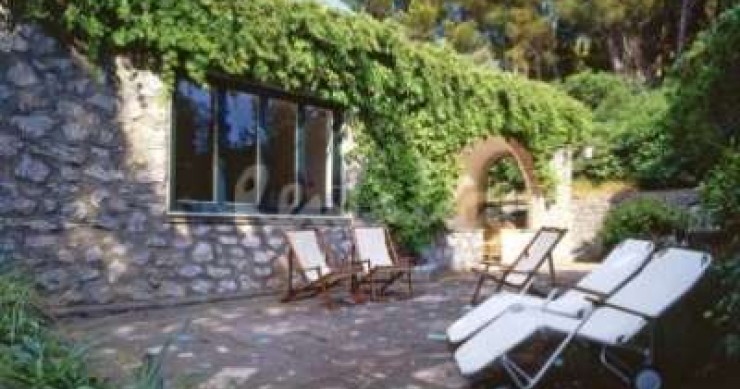 Case del week end: con charme e relax sulla collina di tiberio (capri)