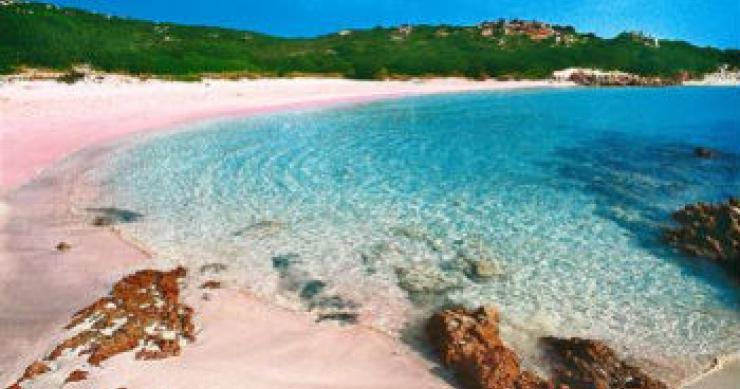 Sardegna, si vende l'isola rosa di budelli per 4,5 mln di euro (video)