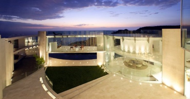 Case da sogno: circondata dal mare la villa di lusso che si vede in tv (california)